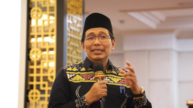 Direktur Pemberdayaan Zakat dan Wakaf Kemenag, Waryono Abdul Ghafur